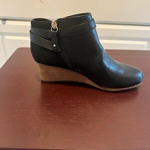 Dr. Scholl's Black Wedge Booties with a Tan Heel Size 7